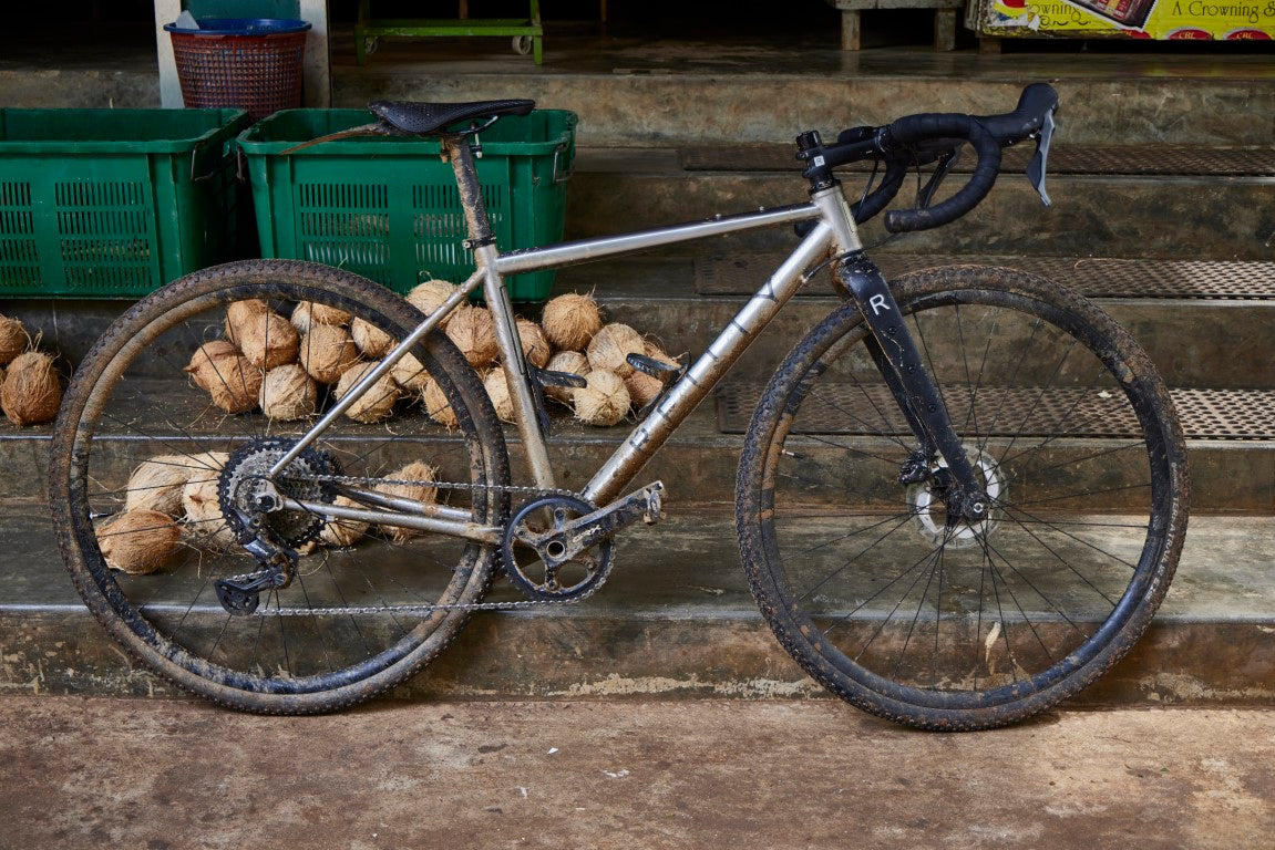 Titanium frame clearance gravel bike